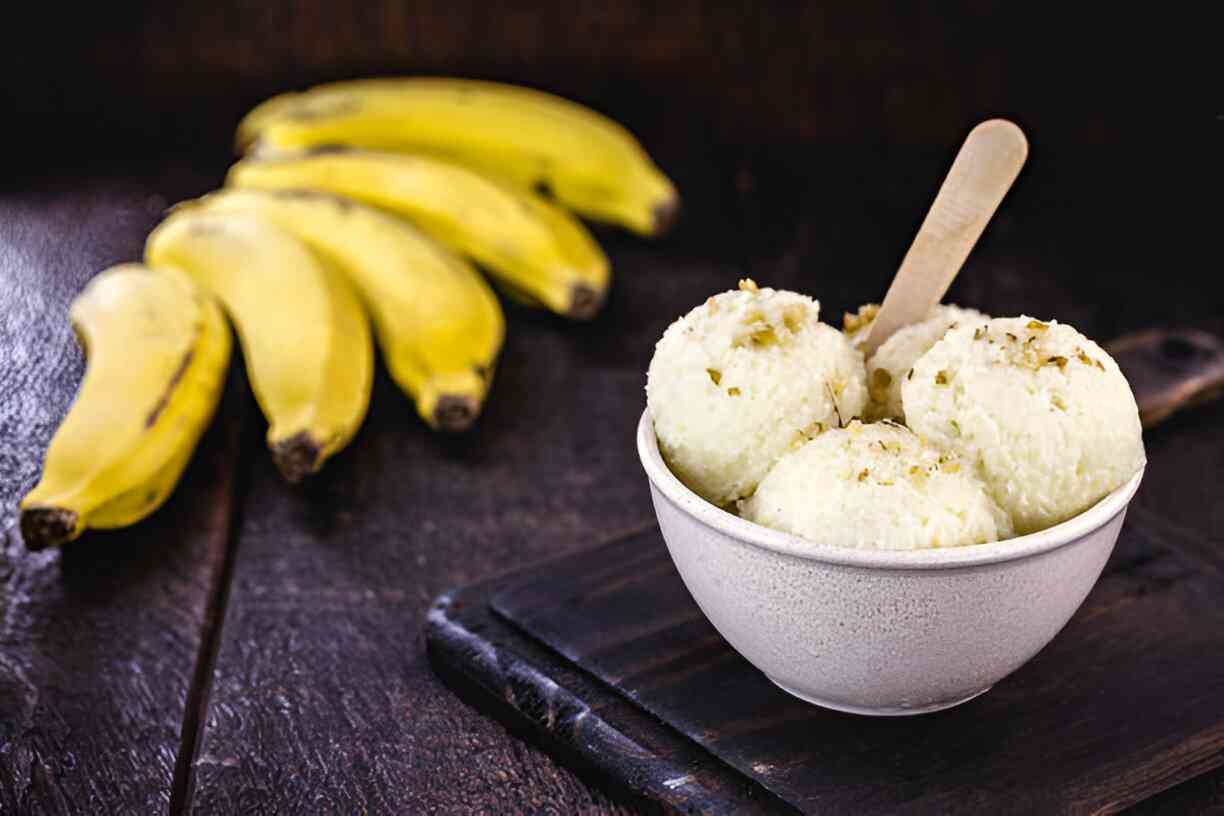 Banana Ice Cream Recipe (One-Ingredient or Creamy Style) - Ice Cream